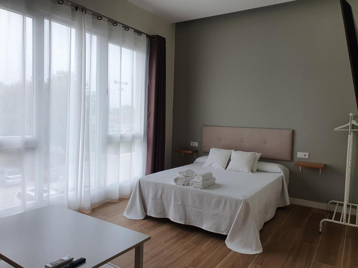 Redondela Apartments - Bedroom, Bathroom & Kitchen Kültér fotó